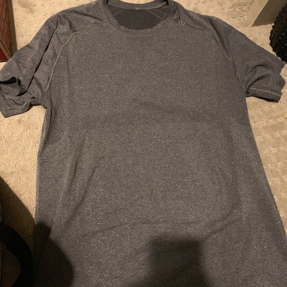 lululemon athletica Other - Lululemon Metal vent tech short sleeve